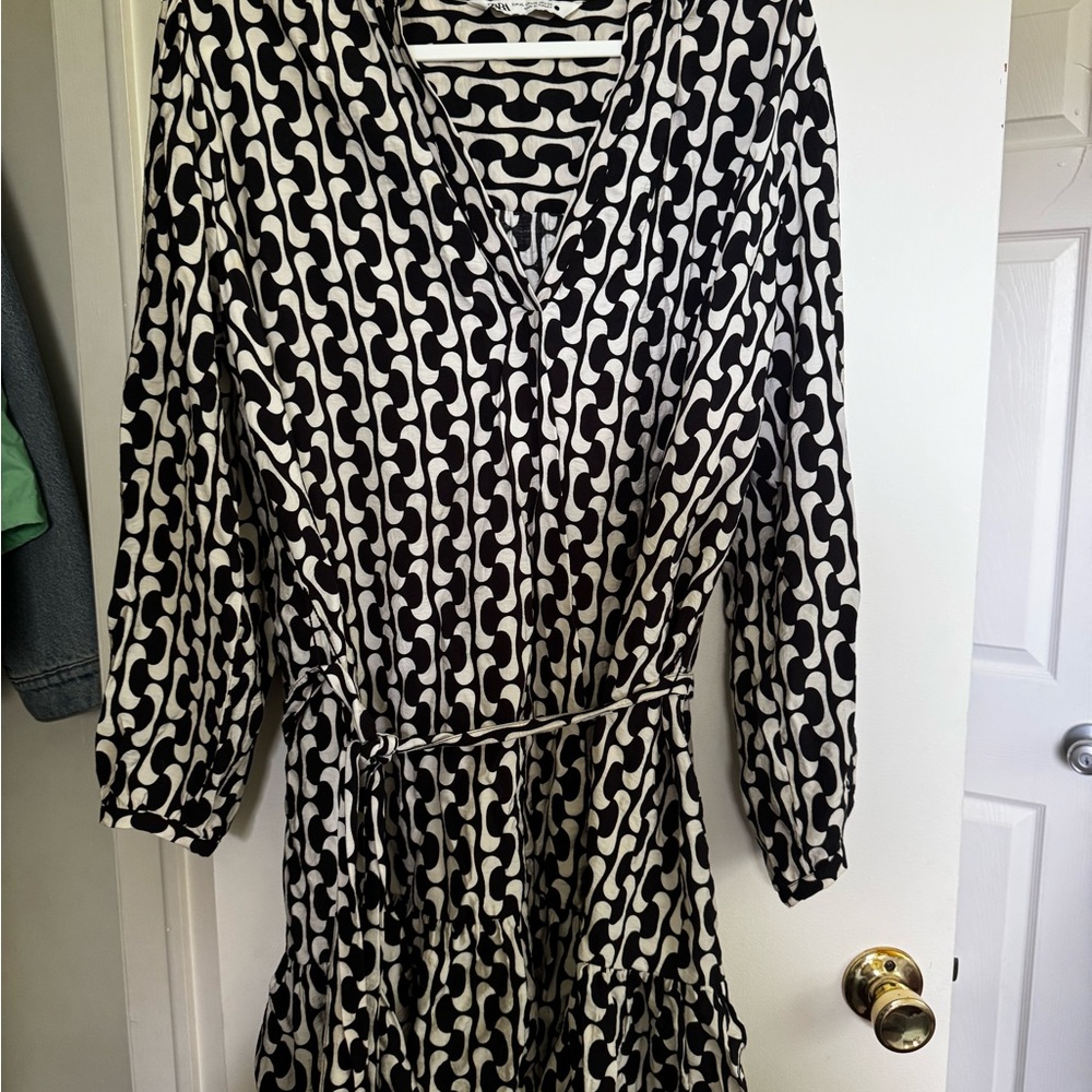 Zara Monochrome Long Sleeve Dress